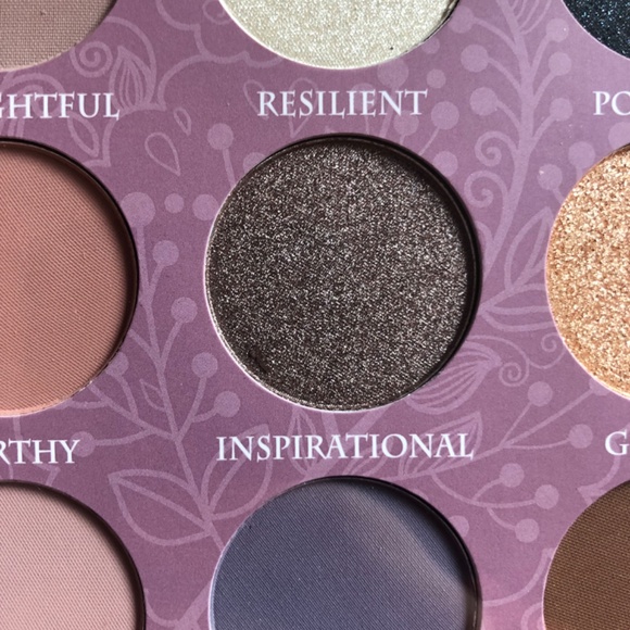 Honeybee Gardens eyeshadow - Picture 5 of 7